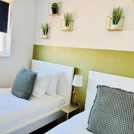 2 Bed House, Sleeps 6, Dog Friendly, Close To A14 M11, With Garden & Parking Long Stay Work Contractor Leisure, Jade CBG Exterior foto