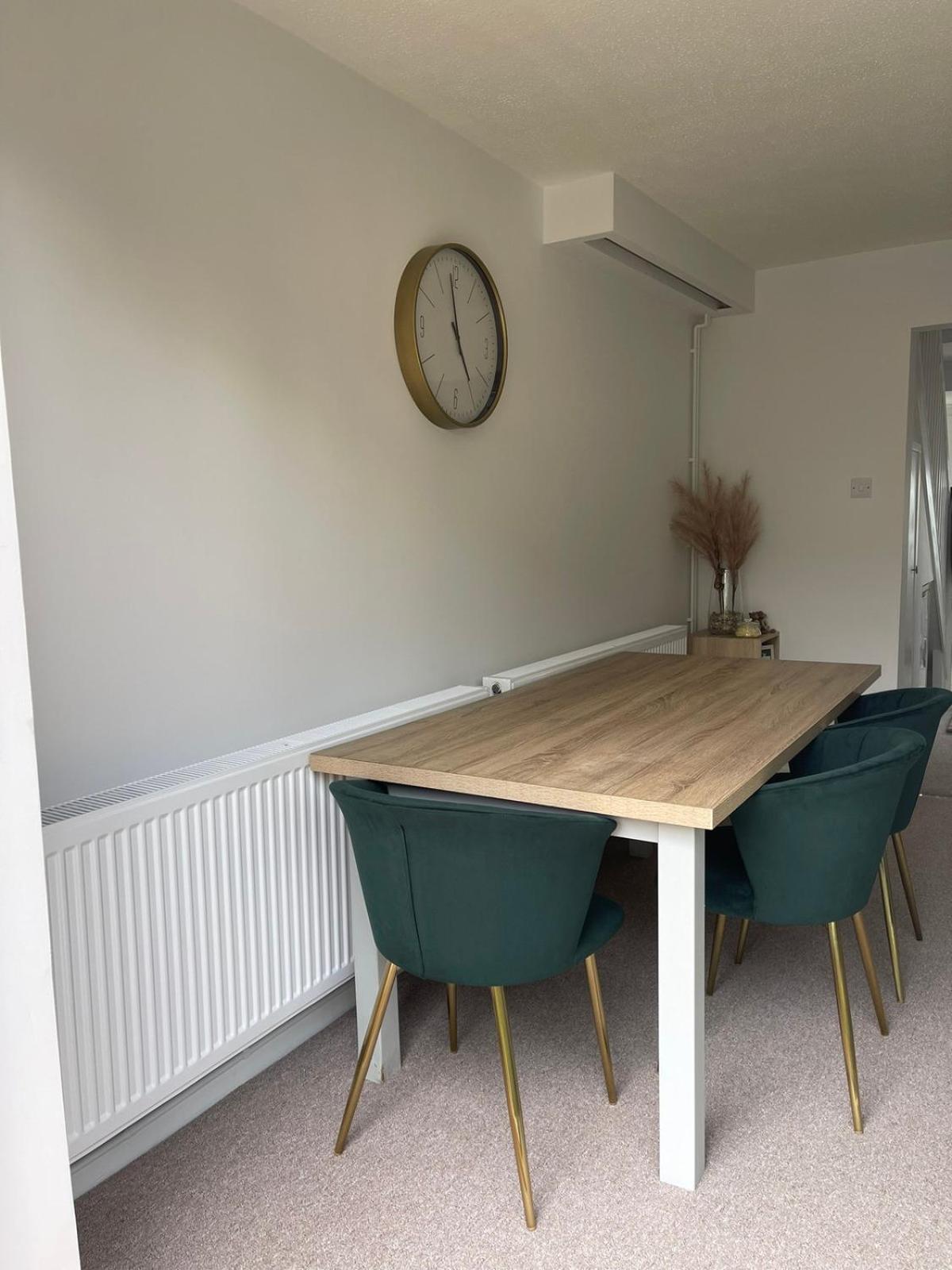 2 Bed House, Sleeps 6, Dog Friendly, Close To A14 M11, With Garden & Parking Long Stay Work Contractor Leisure, Jade CBG Exterior foto